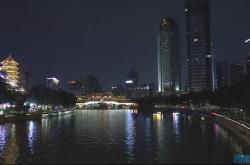 对岸的灯火是什么意思