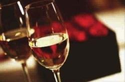 吊瓶可以喝酒吗