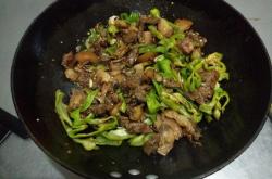 卤猪头肉需要放老抽吗