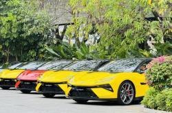 路特斯推出emeya繁花r 黑金版纯电轿车,售价118万元