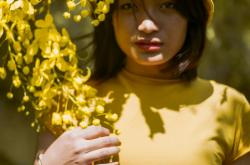 公众人物背后的女儿身份，双重角色的交融与平衡