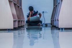 学生被老师胶布封嘴，教育中的困境与反思