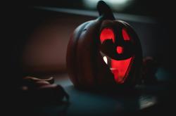 2019年的南瓜灯魔法夜，万圣节奇趣变装与文化探索