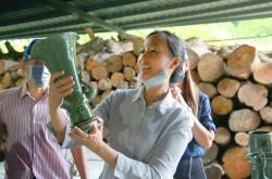 黄春香，国礼艺术家的风采与艺术之路