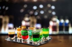 先喝红酒再喝白酒可以吗