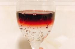 红酒和雪碧的配合喝法