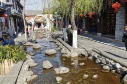 大理红山路美食街在哪里