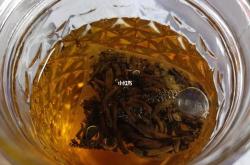 用茶叶泡出来的水能喝吗