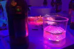 灯红酒绿无声悄然