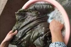 羽绒服红酒渍怎么洗掉