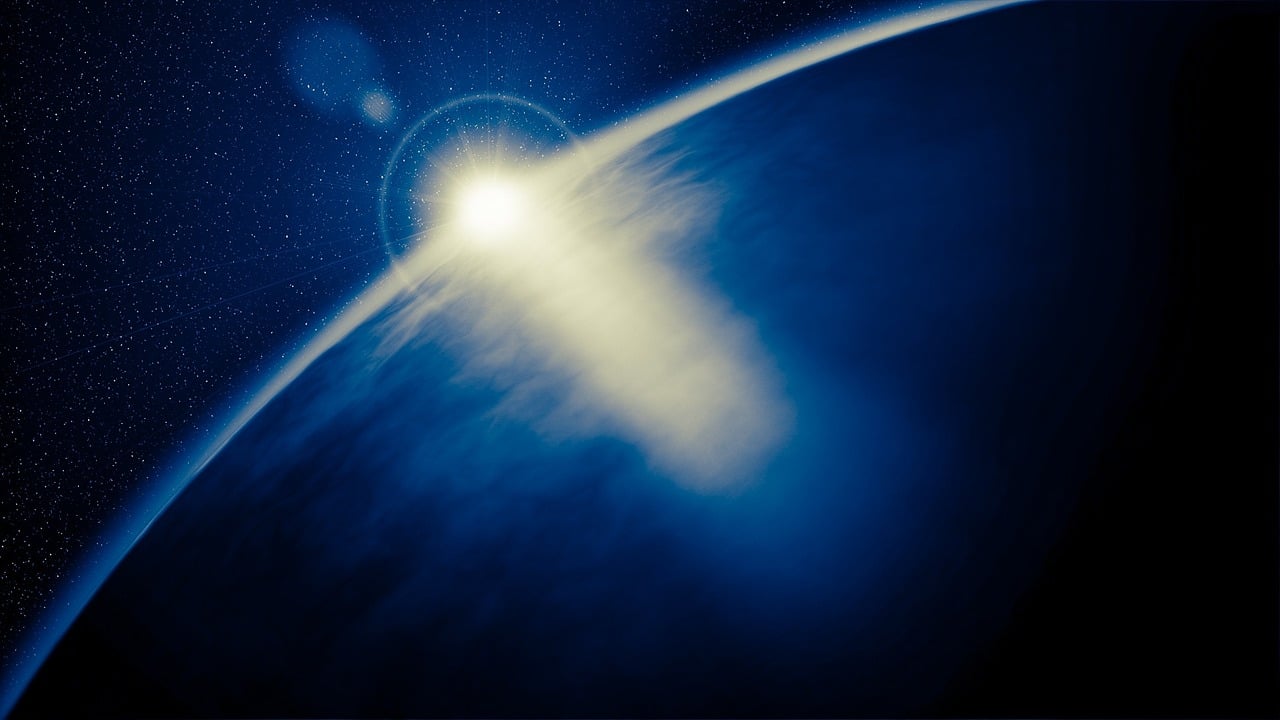 罕见天文事件，一颗一米大小的小行星意外坠入地球